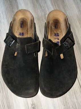 Women’s Birkenstock Boston Clogs Black Suede Soft Footbed Size 40 US Size W9 M7